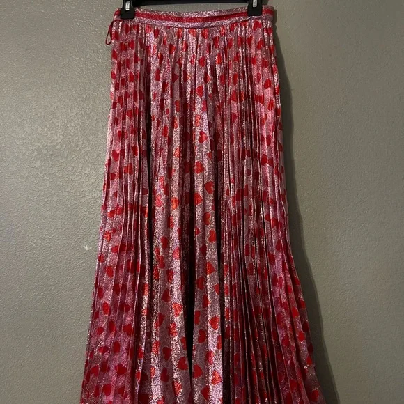 💯 Authentic Gucci pink & red Heart Pleated Skirt ❤️ - Picture 4 of 6